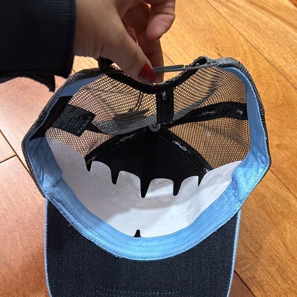 NWT Ed Hardy Trucker Hat Embroidered Tattoo Eagle Skull Blue Sky Mesh Snapback - Picture 5 of 7